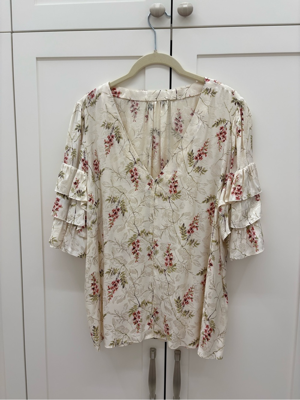 Floral V-Neck Ruffle Sleeve Women's Top - Cream with Pink Floral